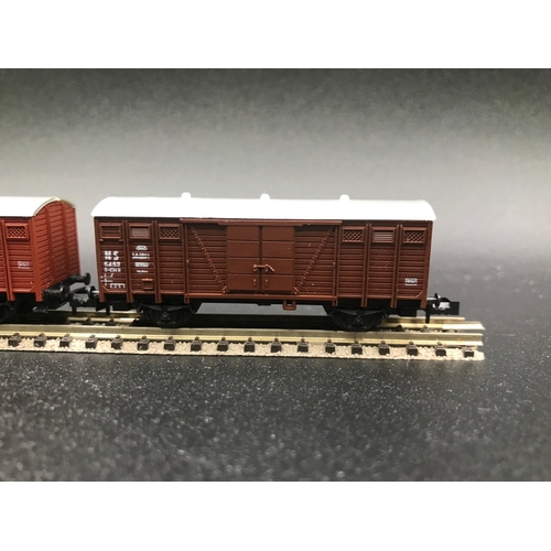 385 - Nine 'N' gauge Rolling Stock, including Trix Crane, Trix (8), Peco (1), 'Ready-to-roll' - Good (9) 4... 