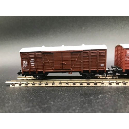 385 - Nine 'N' gauge Rolling Stock, including Trix Crane, Trix (8), Peco (1), 'Ready-to-roll' - Good (9) 4... 