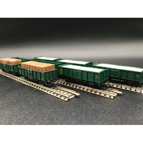 386 - Eight 'N' gauge rolling-stock, six with loads, Rivarossi (2), Fleischmann (6), 'Ready-to-roll' - Goo... 