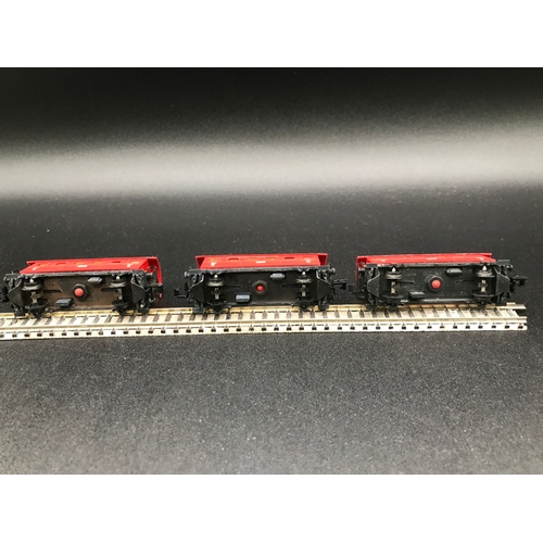 388 - Two 'N' Gauge Rakes of Continental Arnold Coaches/Cars, 'Ready-to-Roll', - Good (7) 400g