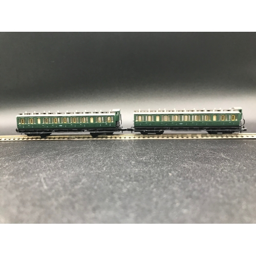 390 - 55cm Rake of 'N' Gauge Arnold four cars/coaches and Brake/Luggage, 'Ready-to-Roll' - Good (5) 400g