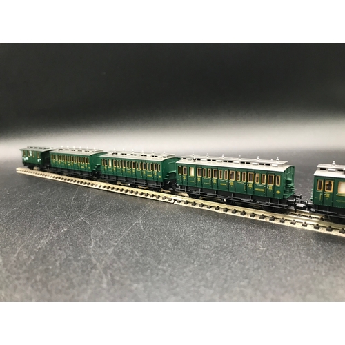 392 - Two Rakes of 'N' Gauge Fleischmann Piccolo Cars/Coaches, 50cm Rake of Seven and 27 Rake of Three DB ... 