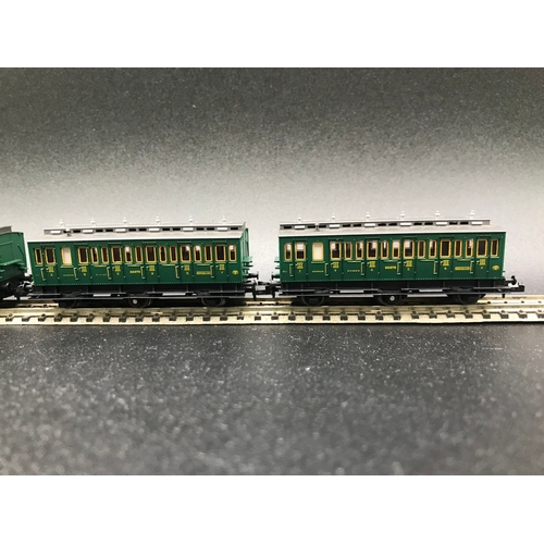 392 - Two Rakes of 'N' Gauge Fleischmann Piccolo Cars/Coaches, 50cm Rake of Seven and 27 Rake of Three DB ... 