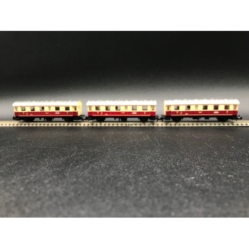 392 - Two Rakes of 'N' Gauge Fleischmann Piccolo Cars/Coaches, 50cm Rake of Seven and 27 Rake of Three DB ... 