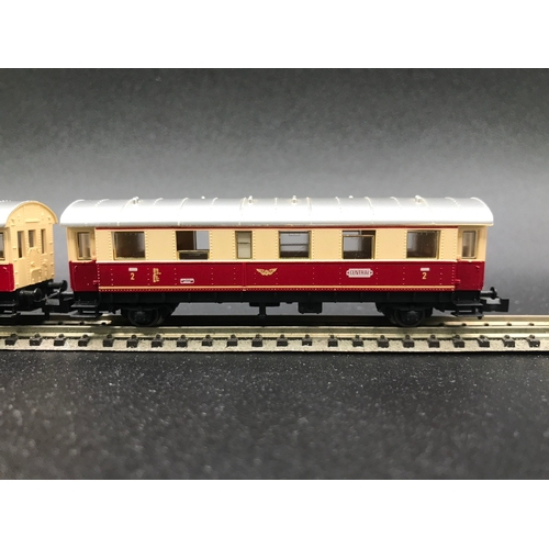 392 - Two Rakes of 'N' Gauge Fleischmann Piccolo Cars/Coaches, 50cm Rake of Seven and 27 Rake of Three DB ... 