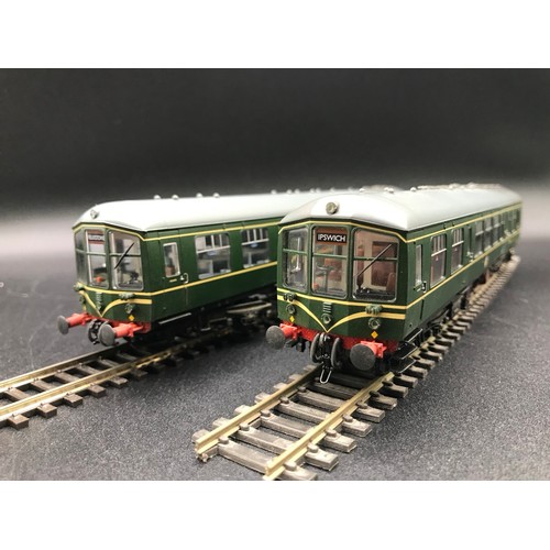 300 - Bachmann 32-516A Derby Lightweight Two Car DMU BR Green with Speed Whiskers, OO Gauge, Tested Runner... 