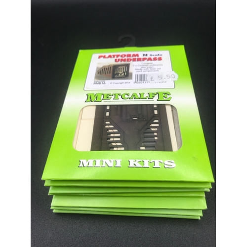 453 - 95 Metcalfe 'N' Scale Card Construction Kits, Ex-shop Stock, 67 Large Packs, 21 Medium Packs, 7 Mini... 