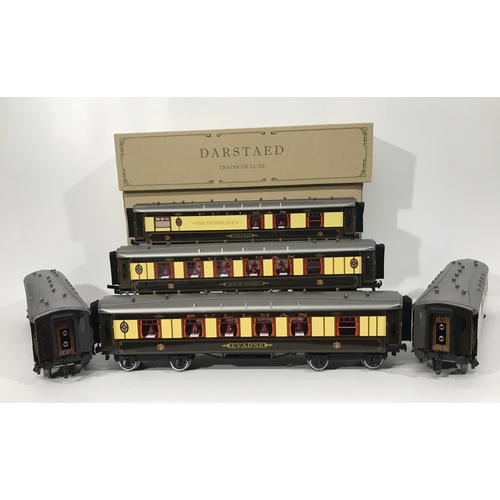 230 - Darstaed O Gauge Modern Issue rake of five Pullman Coaches consisting of 'The Trianon Bar' Car 'Pega... 