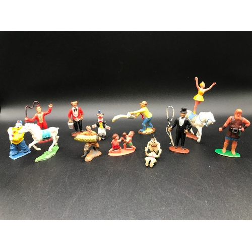 111 - Charbens World Wide series Circus set No 90, Incomplete, Some Figures damaged, Contains 12 Figures, ... 