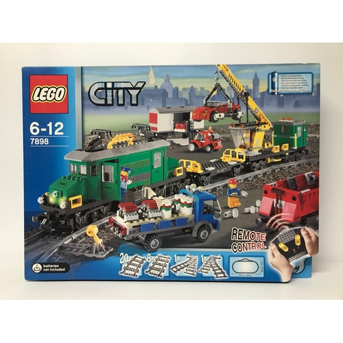 169 - Lego City Cargo Train Deluxe 7898 Train set with built Locomotive, four built Rolling-stock, Complet... 