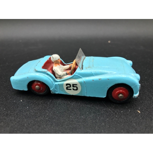 65 - A Mixed Lot of Dinky (4) and mostly Lesney Matchbox (12), Play worn in Poor/Fair condition, includes... 