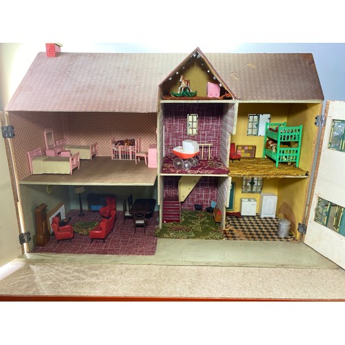 694 - Vintage 1960's Dolls House - if you fancy a project, then this is the 3 bed house for you.  Featurin... 