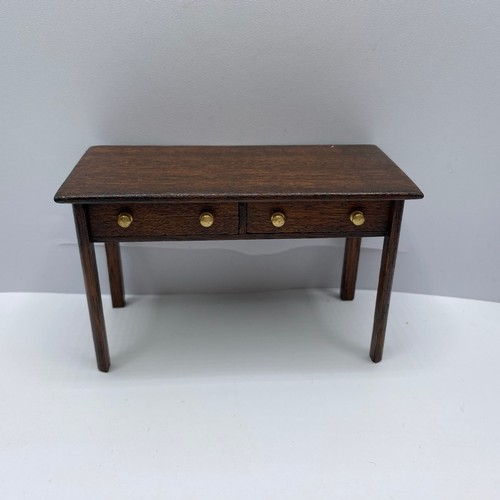 707 - Darkwood House Furniture 1:12. VG. 700g. (12)
Corner Unit
Desk with Side Drawers
Desk
Side table
Sho... 