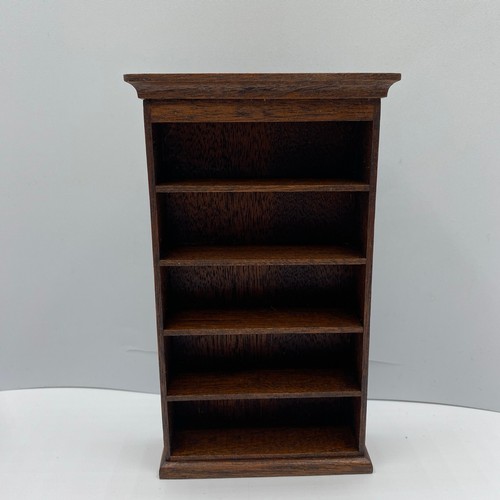 707 - Darkwood House Furniture 1:12. VG. 700g. (12)
Corner Unit
Desk with Side Drawers
Desk
Side table
Sho... 