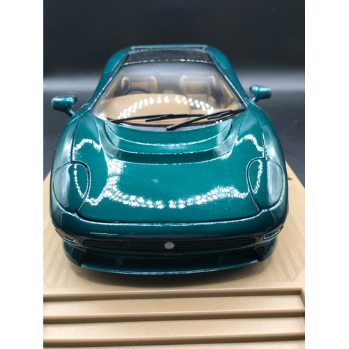 503 - Maisto 1:12 Jaguar XJ220 (1992) Green