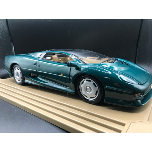 503 - Maisto 1:12 Jaguar XJ220 (1992) Green