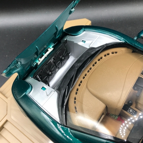 503 - Maisto 1:12 Jaguar XJ220 (1992) Green