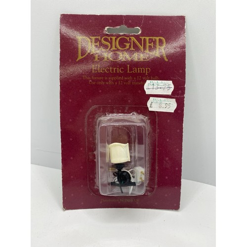 719 - Lighting - Ex Shop Stock. VG. 1000g. (35+)
1 x DE362 Flickering Fireplace
1 x E9319 Electric Lamp
1 ... 