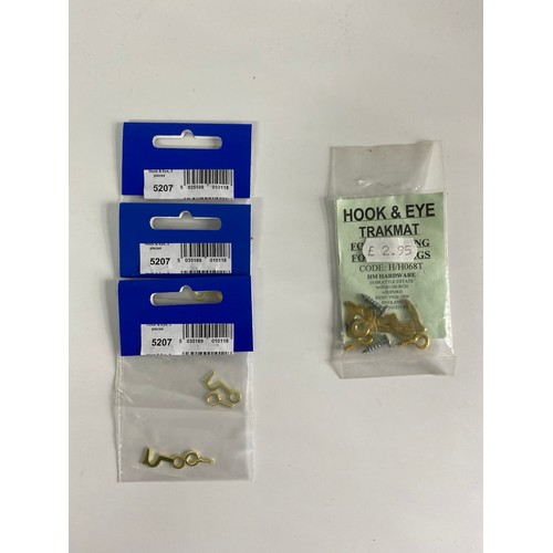 720 - Dolls House Fixtures & Fixings. VG. 600g. (144)
10 x 5mm Screws
2 x 9214 Screws for Cranked Hinges
1... 