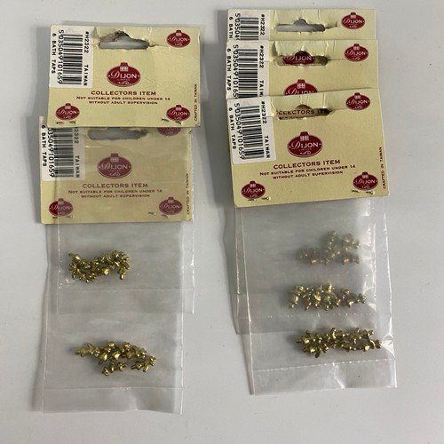 720 - Dolls House Fixtures & Fixings. VG. 600g. (144)
10 x 5mm Screws
2 x 9214 Screws for Cranked Hinges
1... 