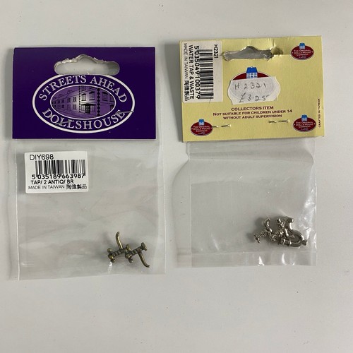 720 - Dolls House Fixtures & Fixings. VG. 600g. (144)
10 x 5mm Screws
2 x 9214 Screws for Cranked Hinges
1... 