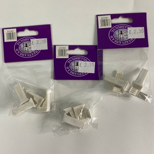 720 - Dolls House Fixtures & Fixings. VG. 600g. (144)
10 x 5mm Screws
2 x 9214 Screws for Cranked Hinges
1... 