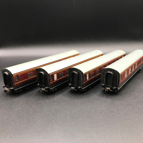 89 - Hornby Dublo Rolling-stock including TPO Mail Van Set (in-complete), plus pair of Boxed 4081 Suburba... 