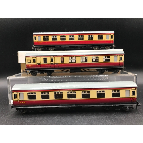 89 - Hornby Dublo Rolling-stock including TPO Mail Van Set (in-complete), plus pair of Boxed 4081 Suburba... 