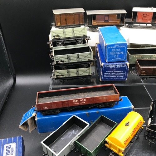 90 - 40+ Dublo Rolling-stock Boxed and Un-boxed, includes two boxed Containers, Tank Wagons, Cattle Truck... 