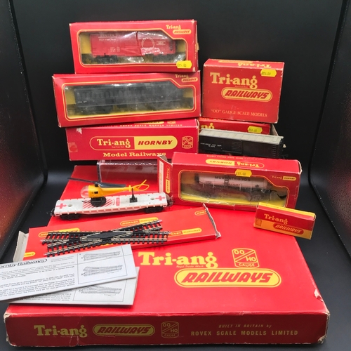 136 - A Job Lot of mostly Triang Railways and Hornby items includes R404 Operating Hopper Car Set (VG) wit... 