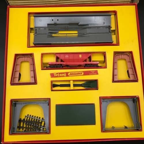 136 - A Job Lot of mostly Triang Railways and Hornby items includes R404 Operating Hopper Car Set (VG) wit... 