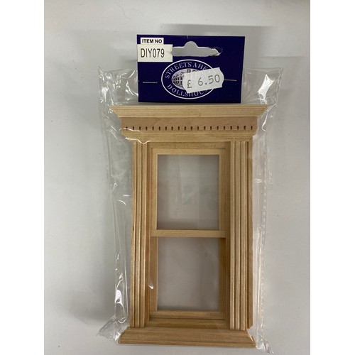 722 - Streets Ahead DIY079 & DIY696 Ex-Shop Stock Ex-Shop Stock. VG. 1000g. (14)
6 x Sash Windows DIY079 -... 