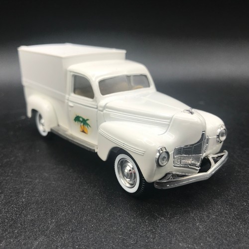 575 - Three Solido Dodge vehicles, a Baché 4421 Sun Club Antique Golden Age and two Unboxed, a rare White ... 