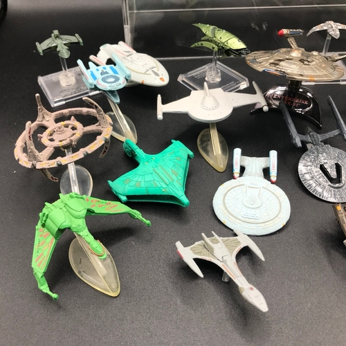 646 - 30+ Star Trek models, including Micro Machines and others, with and without stands - Fair/Good (30+)... 