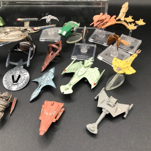 646 - 30+ Star Trek models, including Micro Machines and others, with and without stands - Fair/Good (30+)... 