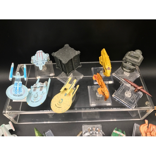 646 - 30+ Star Trek models, including Micro Machines and others, with and without stands - Fair/Good (30+)... 