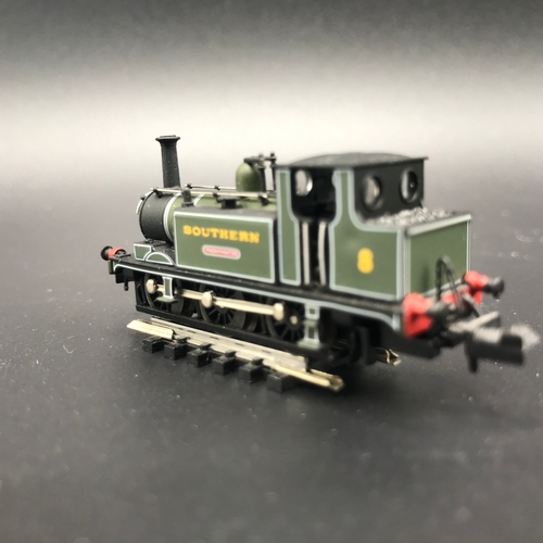 239 - A Dapol ND-100F 'N gauge' Locomotive Terrier 'Freshwater' Southern Lined Green No.8, Tested Runner -... 