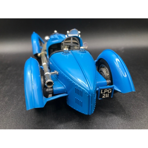 510 - Three 1:18 Burago un-boxed open-top Sports cars, Jaguar 'E' (1961), Bugatti Type '59' (1934), Jaguar... 