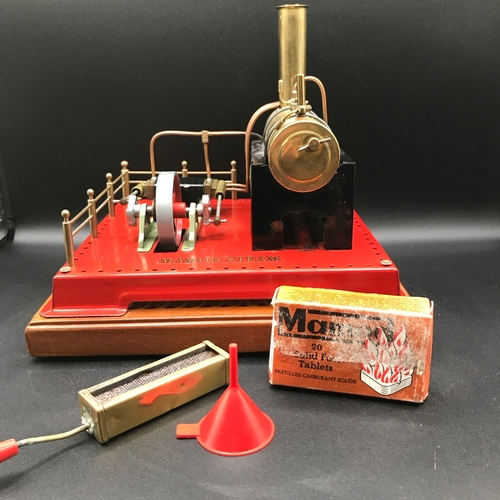 8 - Mamod twin cylinder super heated steam engine 'Jenny Wren' mounted on wooden plinth - Good (1) 2900g