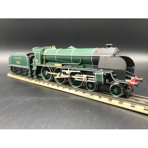 97 - Hornby 3-Rail Locomotive Tested Runner, Southern green 4-6-0 No.795 with tender Tested Runner (Good)... 