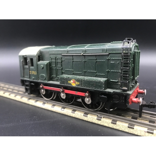 102 - Two Dublo 3-Rail Locomotives both Tested Runners, L30 Class 20 in BR Green Bo-Bo No.D8000  Tested Ru... 