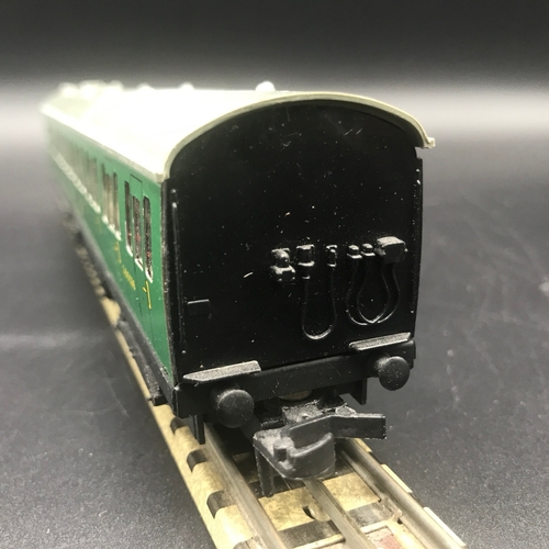 104 - Dublo 3-Rail 3250 EMU motor coach S.65326 Boxed, with S46291 compartment coach and S77511 Guards & c... 