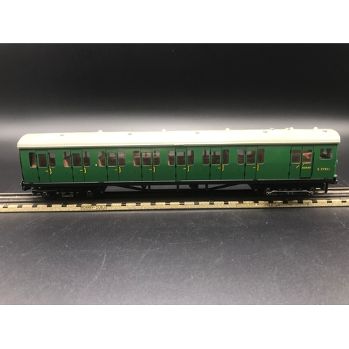 104 - Dublo 3-Rail 3250 EMU motor coach S.65326 Boxed, with S46291 compartment coach and S77511 Guards & c... 