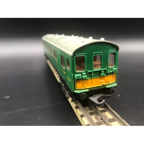 104 - Dublo 3-Rail 3250 EMU motor coach S.65326 Boxed, with S46291 compartment coach and S77511 Guards & c... 