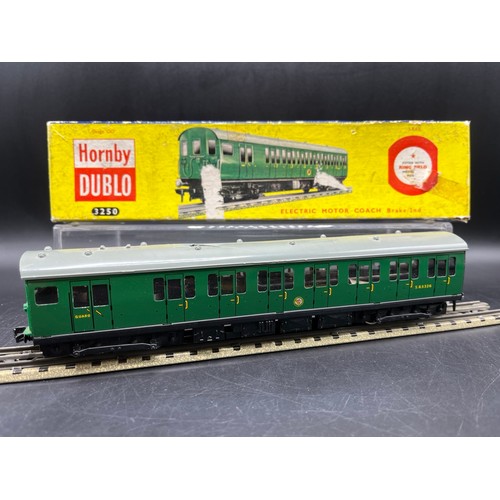 104 - Dublo 3-Rail 3250 EMU motor coach S.65326 Boxed, with S46291 compartment coach and S77511 Guards & c... 