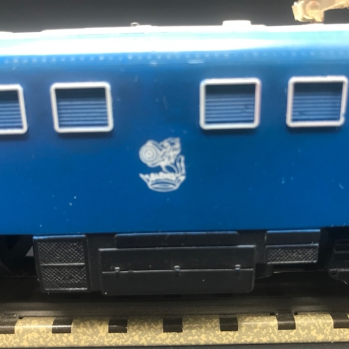 108 - 3-Rail Tri-ang R753 Class 81 E3001 in BR electric blue, Tested Runner (Fair), Head code 'IT91', Pant... 