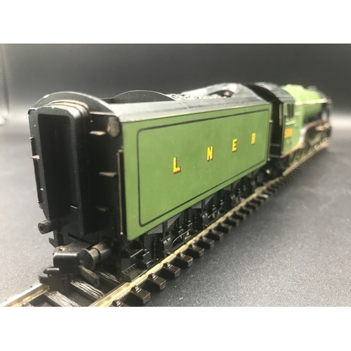 146 - Two Trix Trains OO Gauge Locomotives, Tested Runners, LNER Flying Scotsman 4-6-2 No.4472 and LNER Ho... 