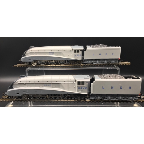 148 - Two OO Silver Jubilee Steam Locomotives along with a rake of Hornby 'The Silver Jubilee' coaches, Te... 