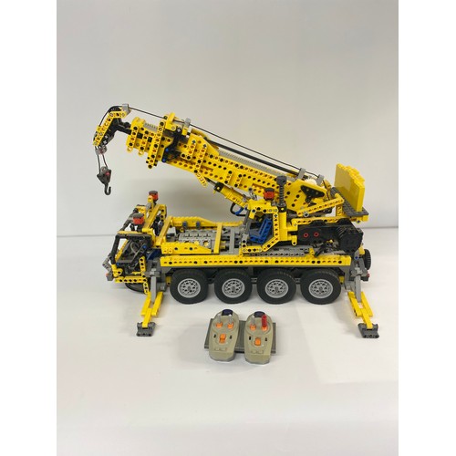 758 - LEGO TECHNIC 8421 The Mobile Crane. This huge, detailed set features six-wheel steering, a telescopi... 