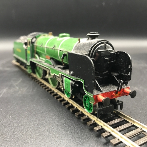 151 - Three 'OO' Hornby Steam Locomotives, Tested Runners, Hornby R372 Class A4 4-6-2 'Seagull' 4902 in LN... 